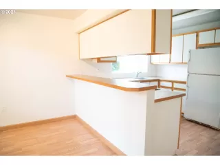 Photo #3: 21393821 Listing