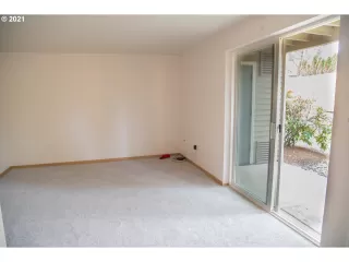 Photo #6: 21393821 Listing