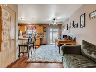 Photo #5: 21394005 Listing 