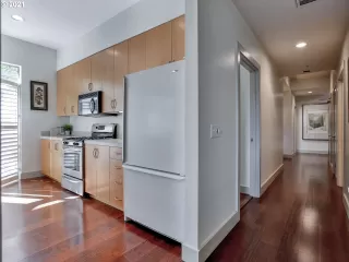 Photo #4: 21394197 Listing