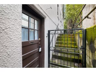 Photo #1: 21394683 Listing 