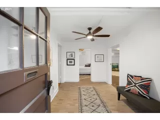 Photo #2: 21394683 Listing 