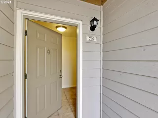 Photo #1: 21394688 Listing