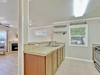 Photo #4: 21394688 Listing