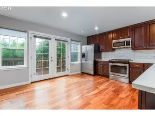 Photo #6: 21394975 Listing