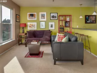 Photo #4: 21395400 Listing