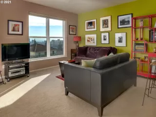 Photo #5: 21395400 Listing