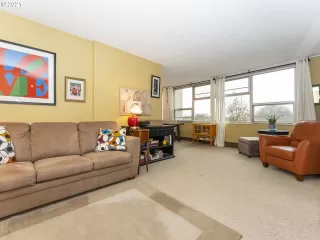 Photo #6: 21395705 Listing 