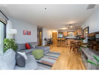 Photo #4: 21397646 Listing 