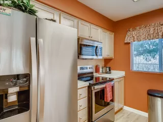 Photo #6: 21398384 Listing