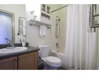 Photo #1: 21398496 Listing