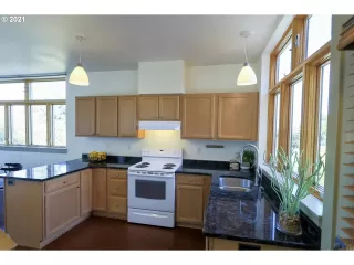 Photo #2: 21398496 Listing