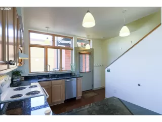 Photo #3: 21398496 Listing