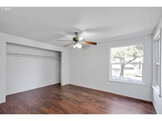 Photo #5: 21398658 Listing 