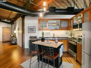 Photo #6: 21399562 Listing 