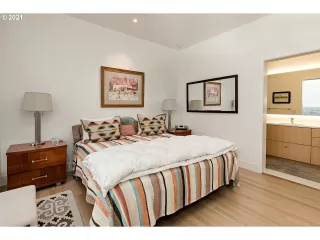 Photo #1: 21399632 Listing