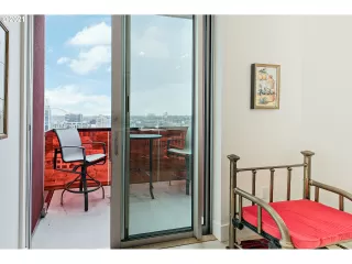 Photo #6: 21399632 Listing