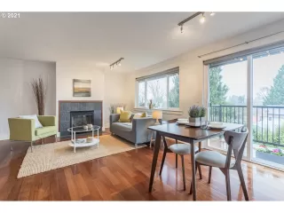 Photo #6: 21400964 Listing