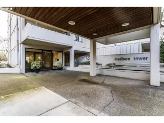 Photo #1: 21400966 Listing