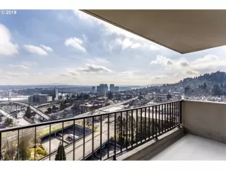 Photo #4: 21400966 Listing