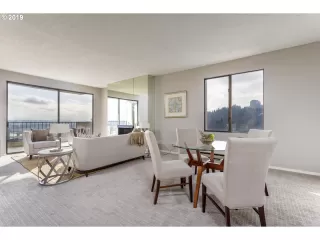 Photo #6: 21400966 Listing