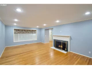 Photo #4: 21401225 Listing