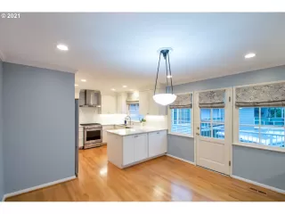 Photo #5: 21401225 Listing