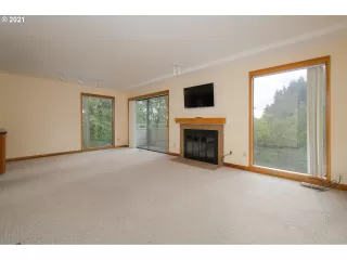 Photo #2: 21401317 Listing