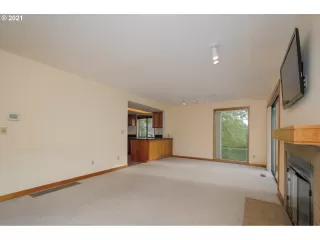 Photo #3: 21401317 Listing