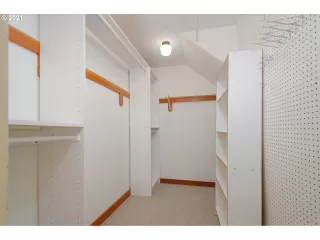 Photo #6: 21401317 Listing