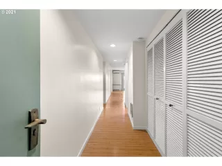 Photo #2: 21401594 Listing