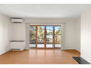 Photo #3: 21401594 Listing