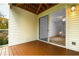 Photo #4: 21401950 Listing