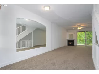 Photo #6: 21401950 Listing