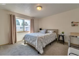 Photo #3: 21402625 Listing