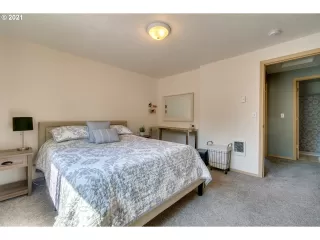 Photo #4: 21402625 Listing