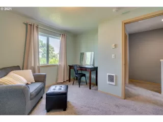 Photo #6: 21402625 Listing