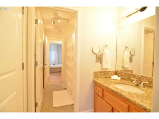 Photo #1: 21402853 Listing 