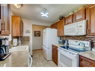 Photo #4: 21402868 Listing 