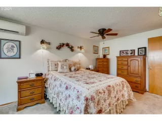 Photo #6: 21402868 Listing 