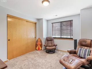 Photo #5: 21403032 Listing