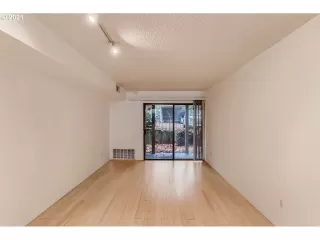 Photo #6: 21403116 Listing 