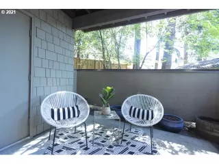 Photo #4: 21403181 Listing