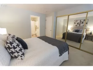 Photo #6: 21403181 Listing