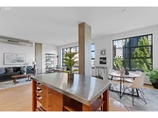 Photo #2: 21403260 Listing 