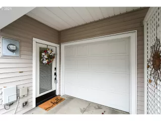 Photo #2: 21403386 Listing