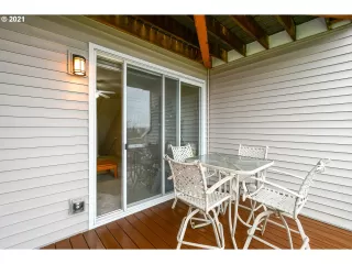 Photo #4: 21403386 Listing