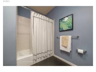 Photo #5: 21403570 Listing