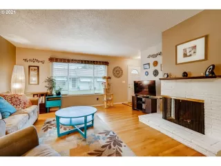 Photo #4: 21403935 Listing