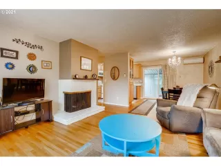 Photo #5: 21403935 Listing